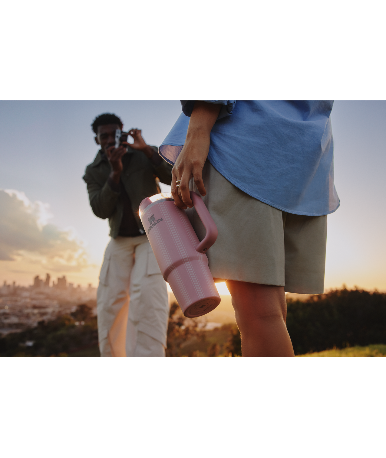 https://www.stanley1913.se/pub_docs/files/B2B_Web_PNG-H126-OMNI-SpringPicnic-QuencherH20FlowstateTumbler-PeachRosePicnicStripe-07-0164.png